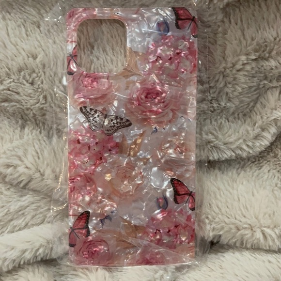 New beautiful butterfly phone case - iPhone 12 - Picture 1 of 3